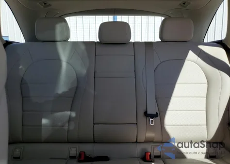 2018 Mercedes-Benz Glc 300 from USA, damaged, VIN WDC0G4JB9JV057718